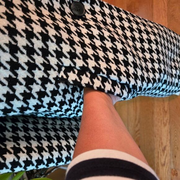 Old Navy Chevron Black and White hound tooth jacket. - Picture 5 of 8